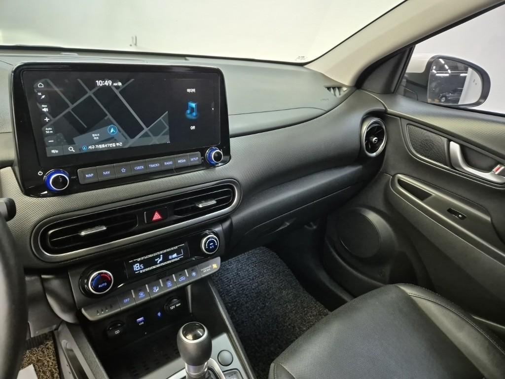HYUNDAI Kona - Vista 10