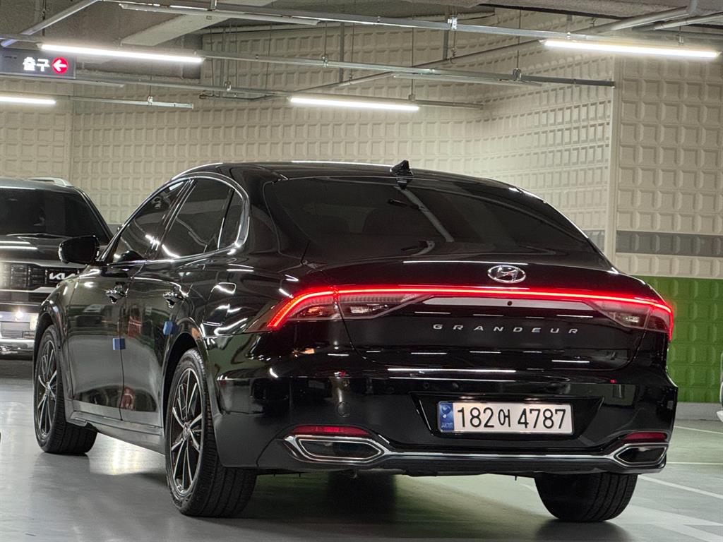 HYUNDAI Grandeur - Vista 6