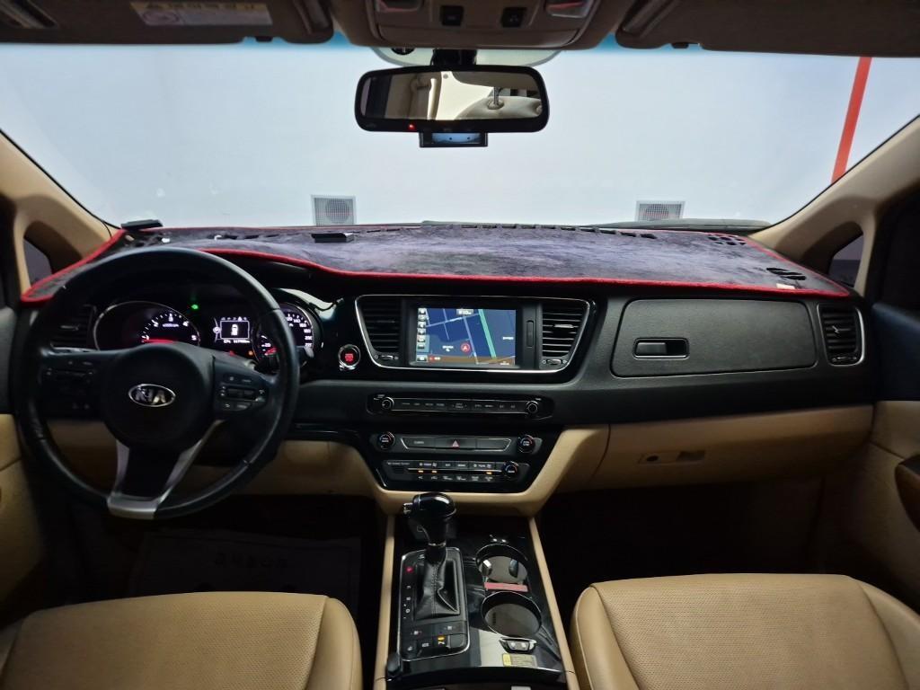 KIA Carnival - Vista 7