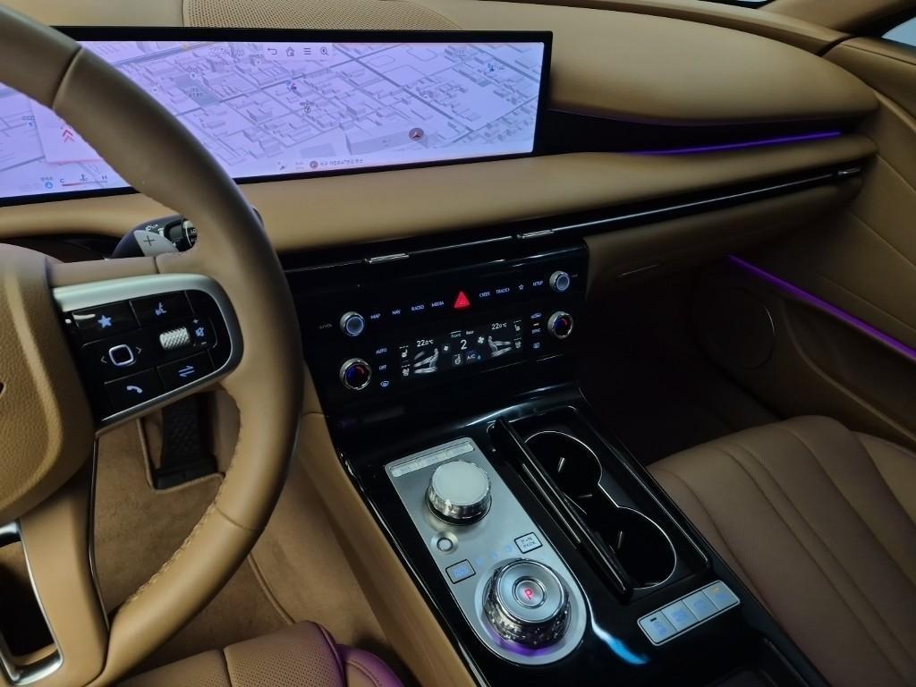 Genesis G80 - Vista 10