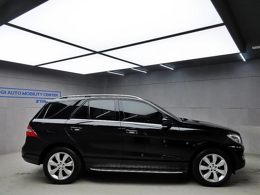 Mercedes Benz M Class - Vista 2