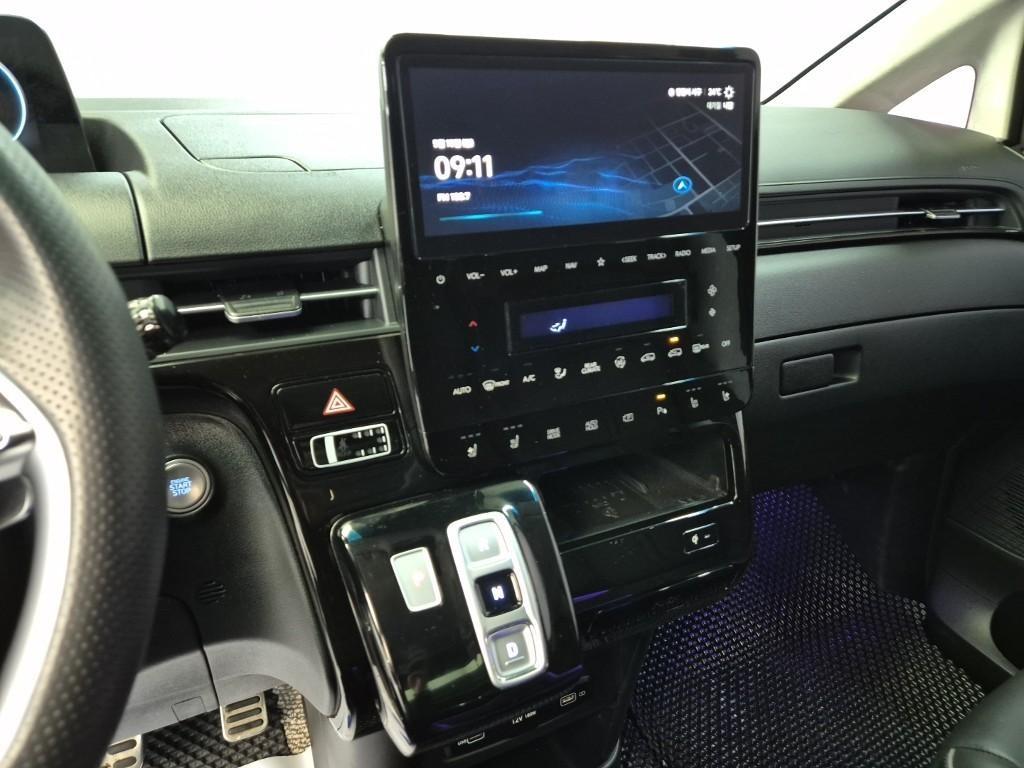 HYUNDAI Staria - Vista 10