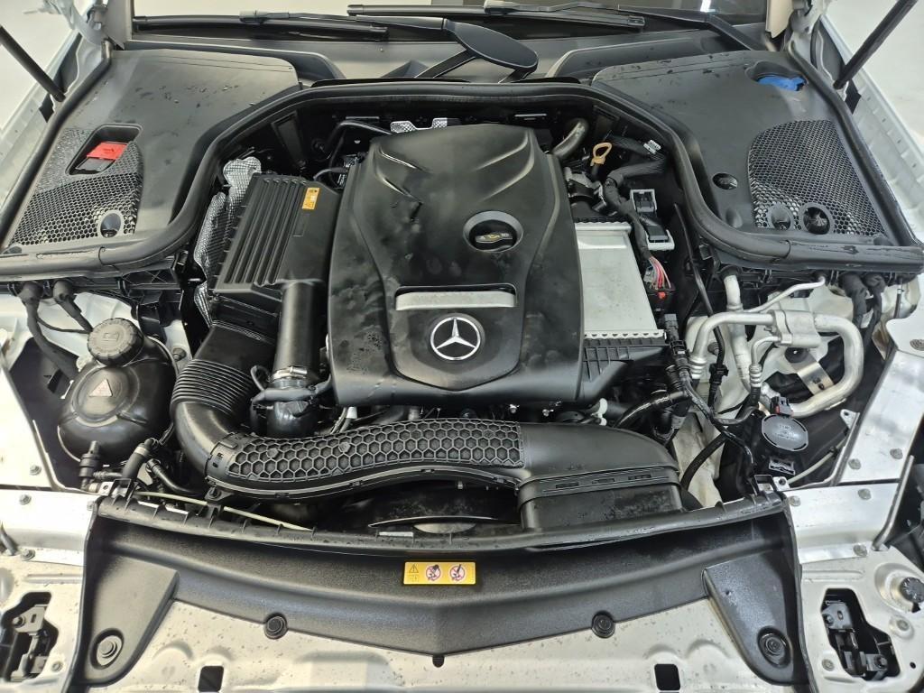 Mercedes Benz E class - Vista 5