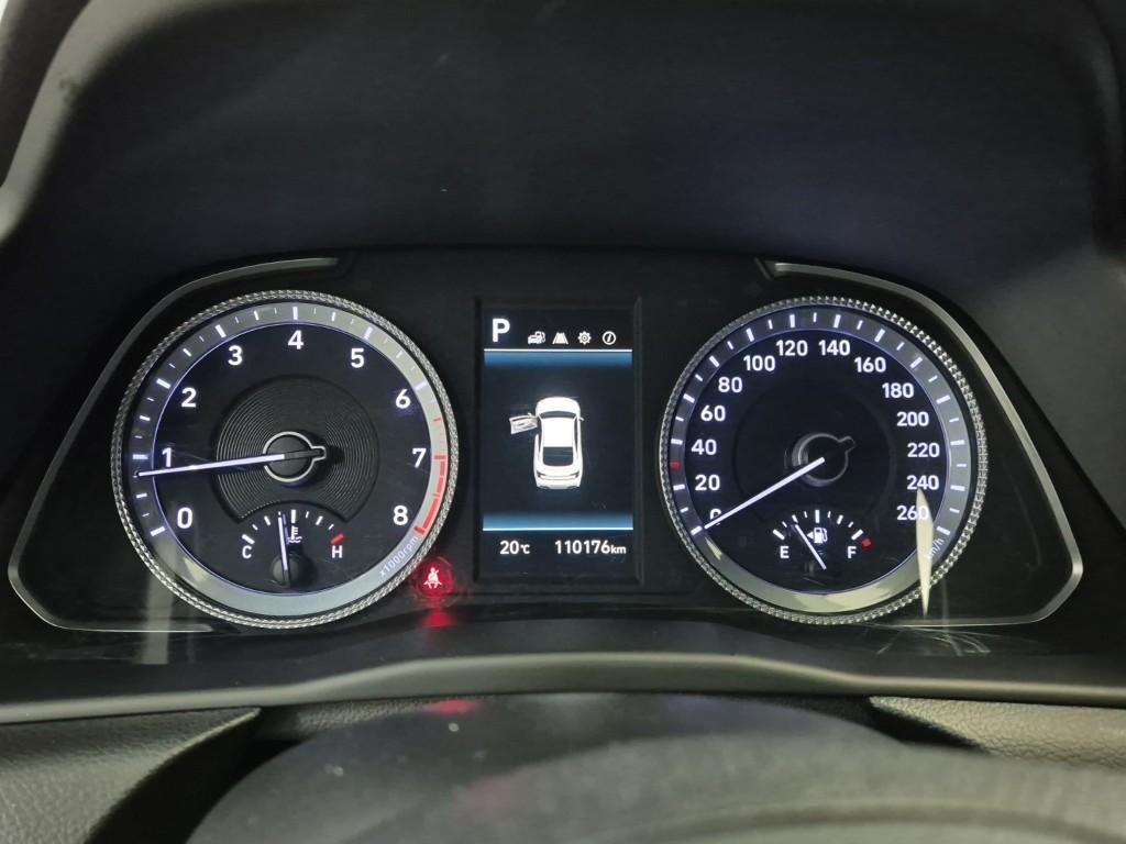 HYUNDAI Sonata - Vista 6