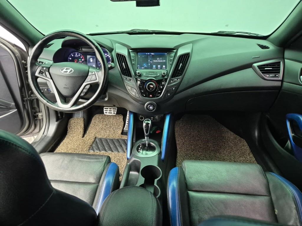 HYUNDAI Veloster - Vista 5