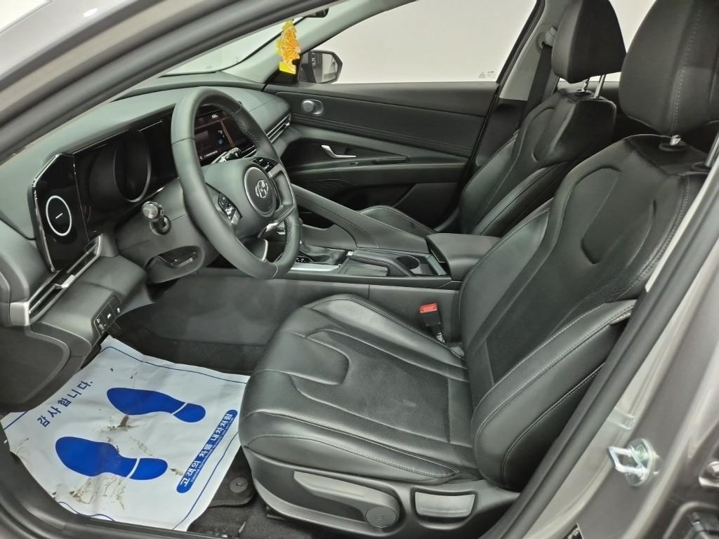 HYUNDAI Avante - Vista 11