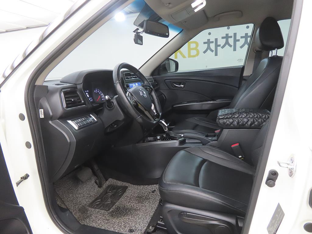 Ssangyong Tivoli - Vista 5