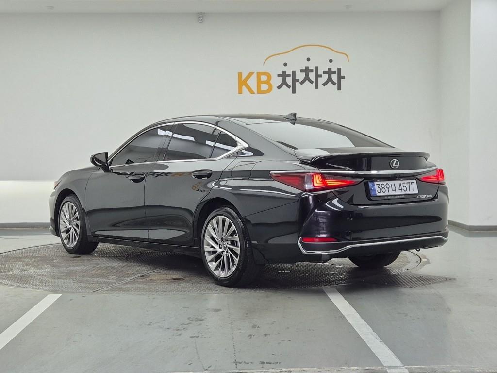 Lexus ES - Vista 3