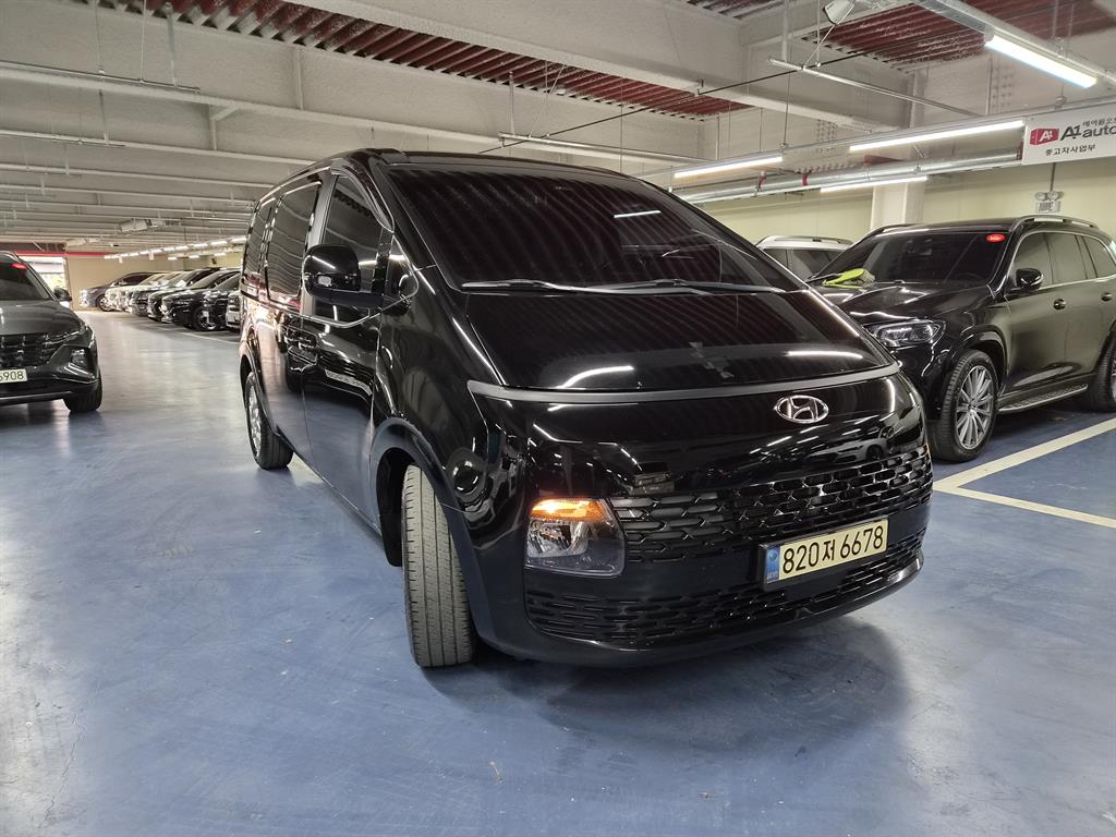 HYUNDAI Staria - Vista 3
