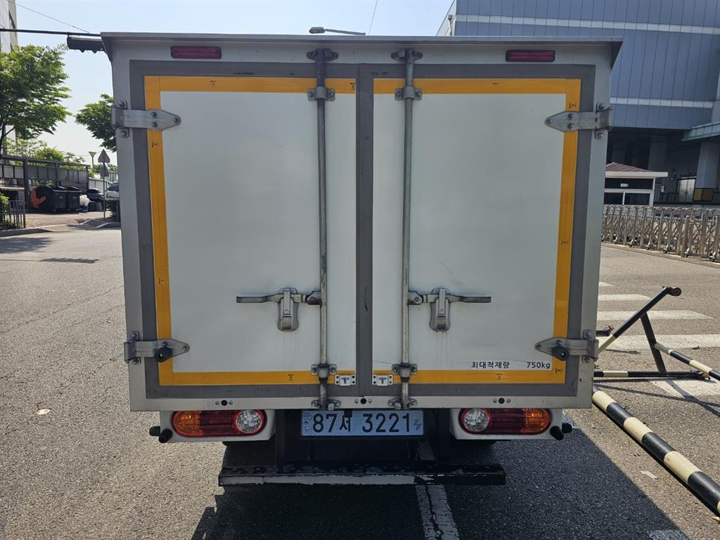 Small Truck Normal Box(Low Deck) - Vista 3