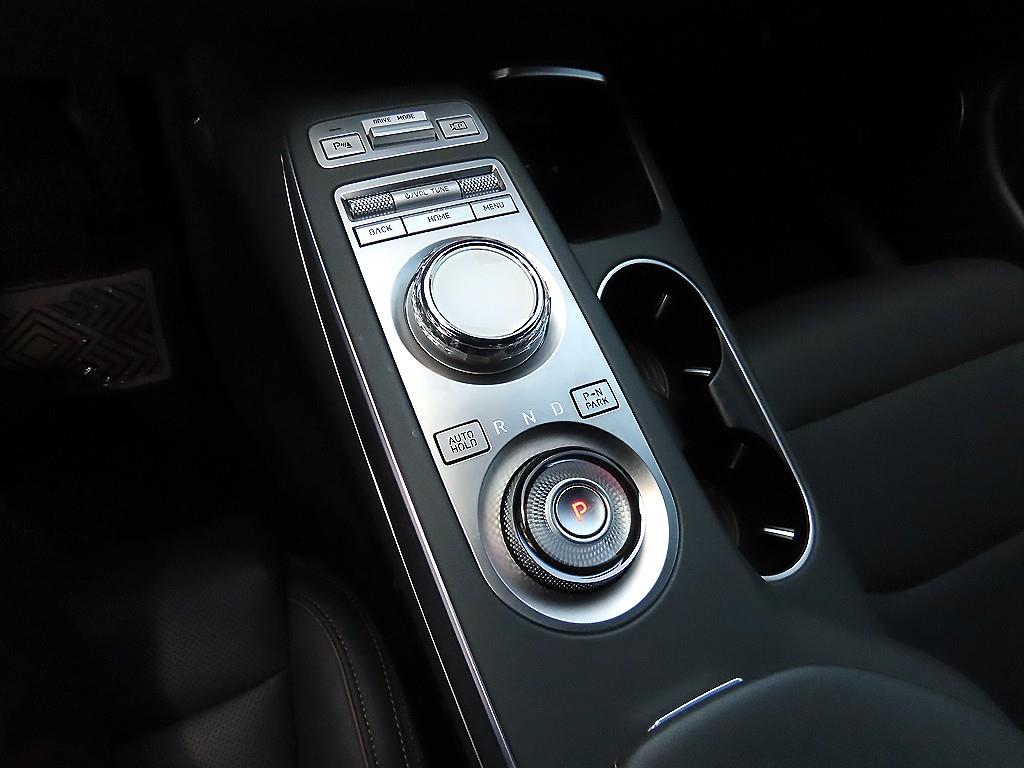 Genesis GV70 - Vista 10