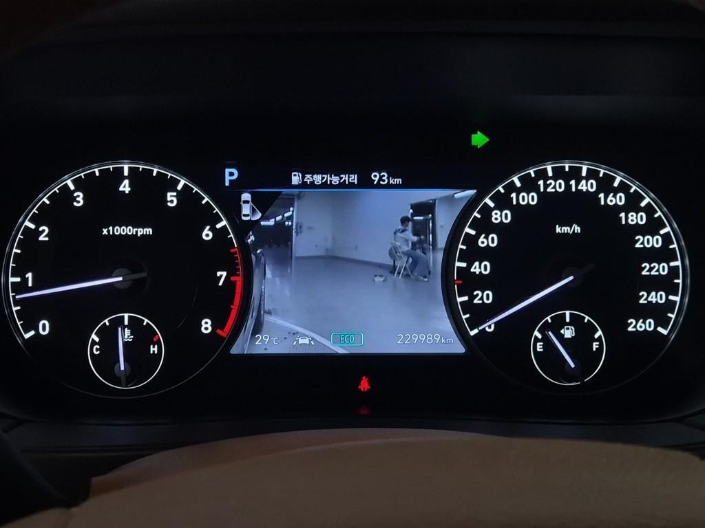 Genesis G90 - Vista 6