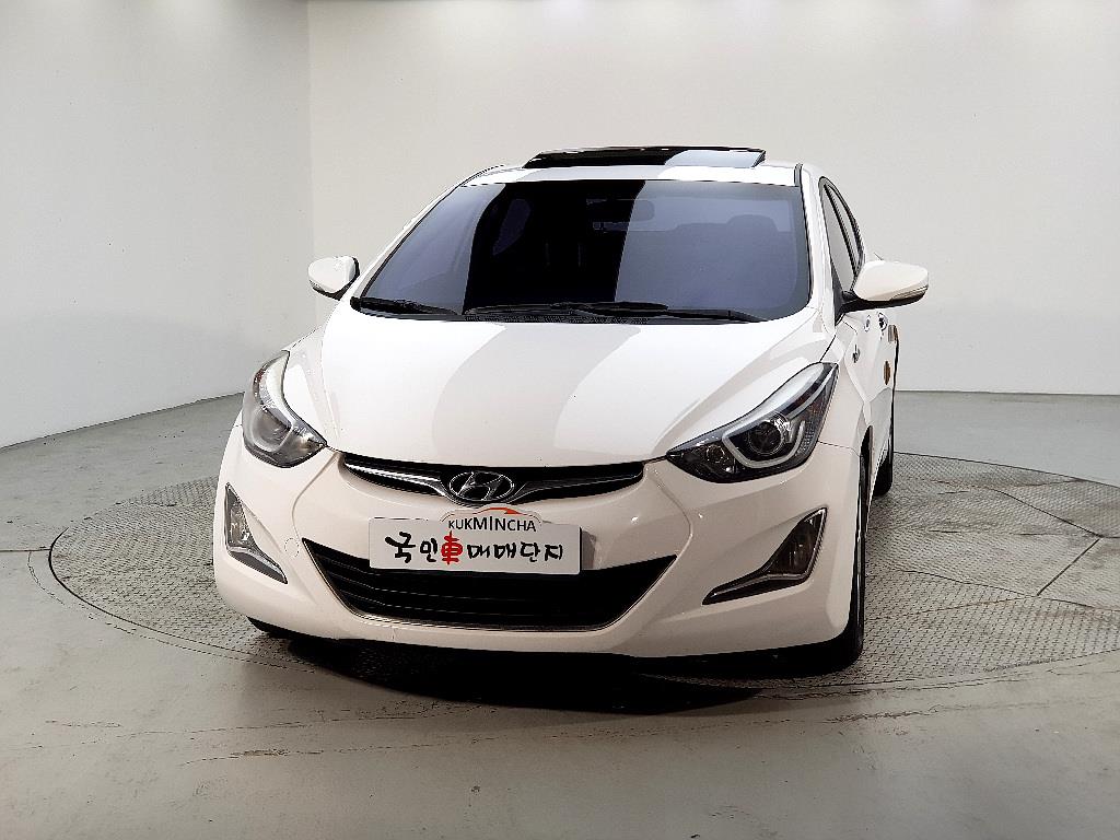 HYUNDAI Avante - Vista 2