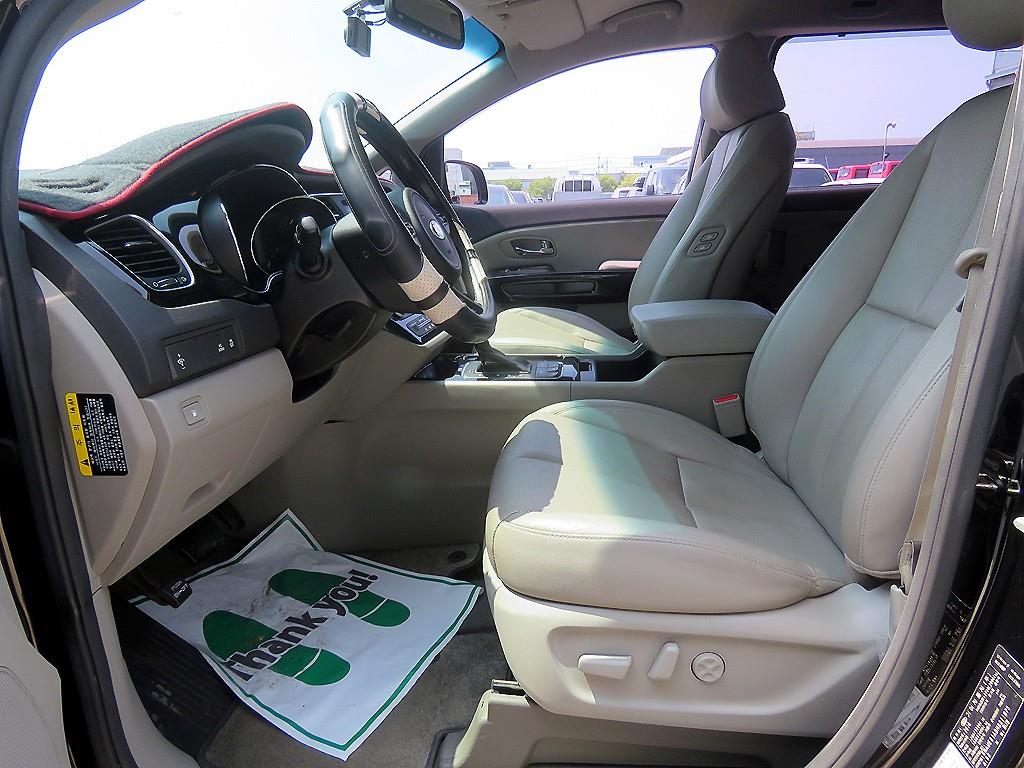 KIA Carnival - Vista 8