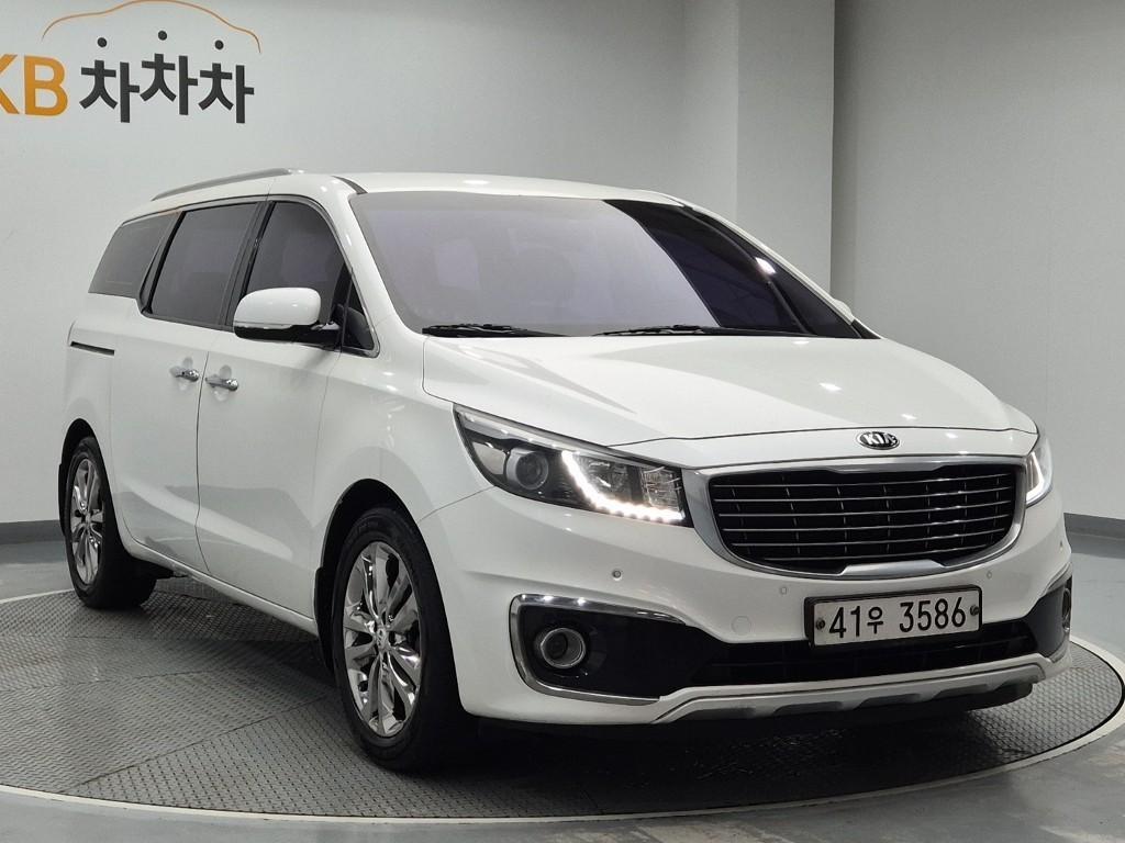 KIA Carnival - Vista 4