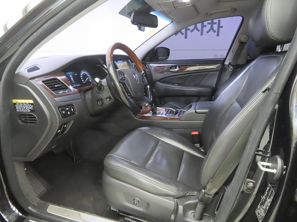 HYUNDAI Equus - Vista 5