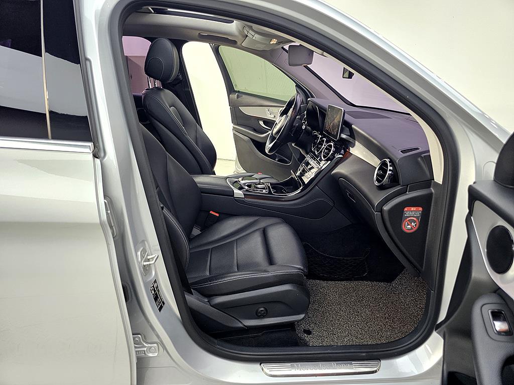 Mercedes Benz GLC Class - Vista 11