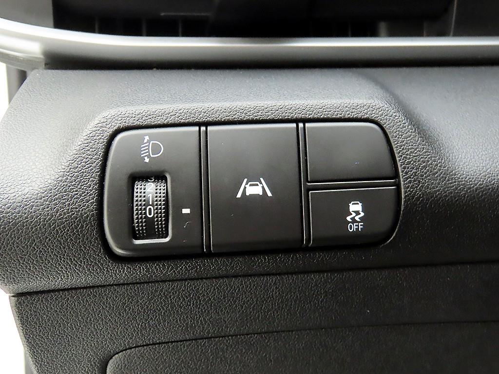 HYUNDAI Avante - Vista 12