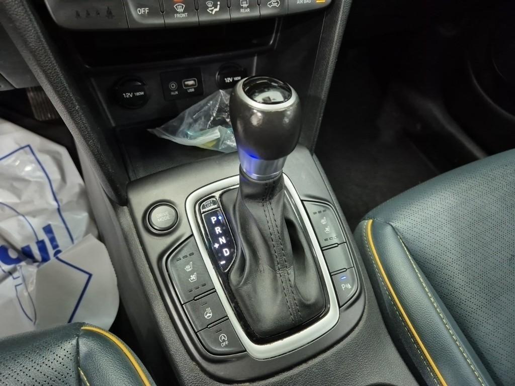 HYUNDAI Kona - Vista 8
