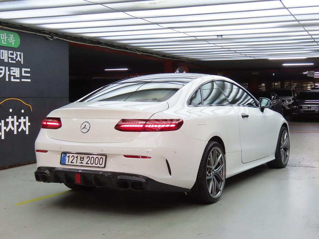 Mercedes Benz E class - Vista 4