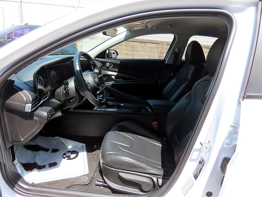 HYUNDAI Avante - Vista 5