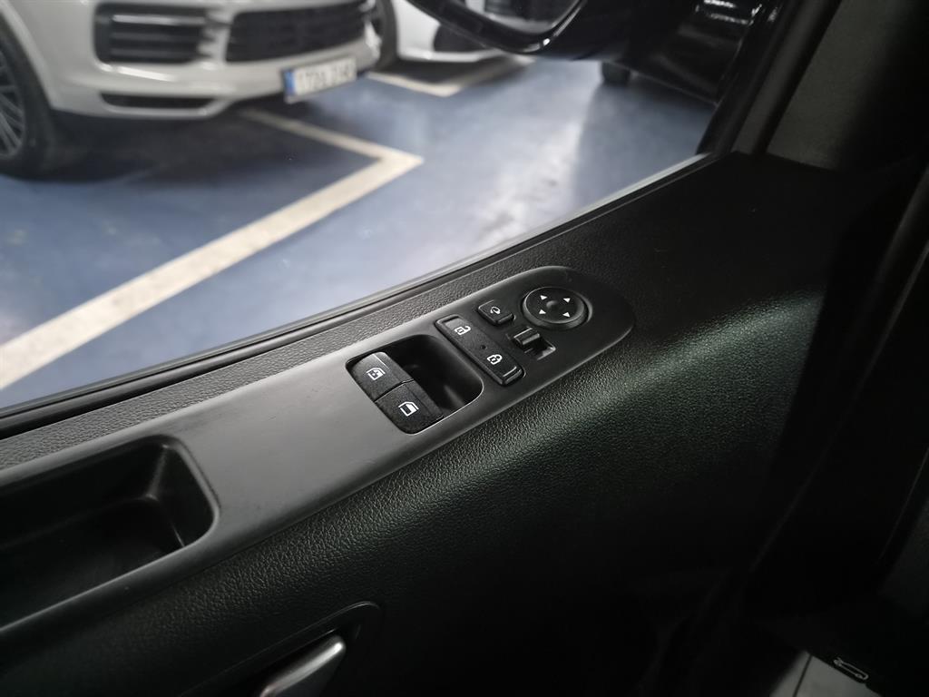 HYUNDAI Staria - Vista 12