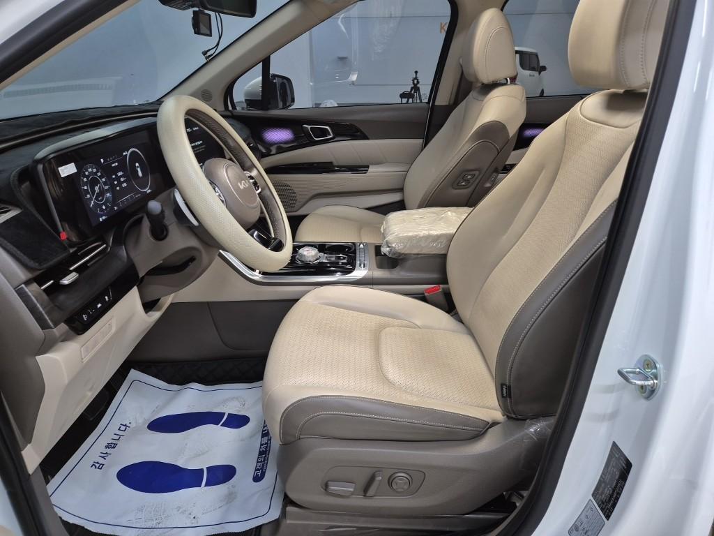 KIA Carnival - Vista 11