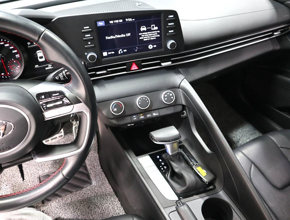 HYUNDAI Avante - Vista 11