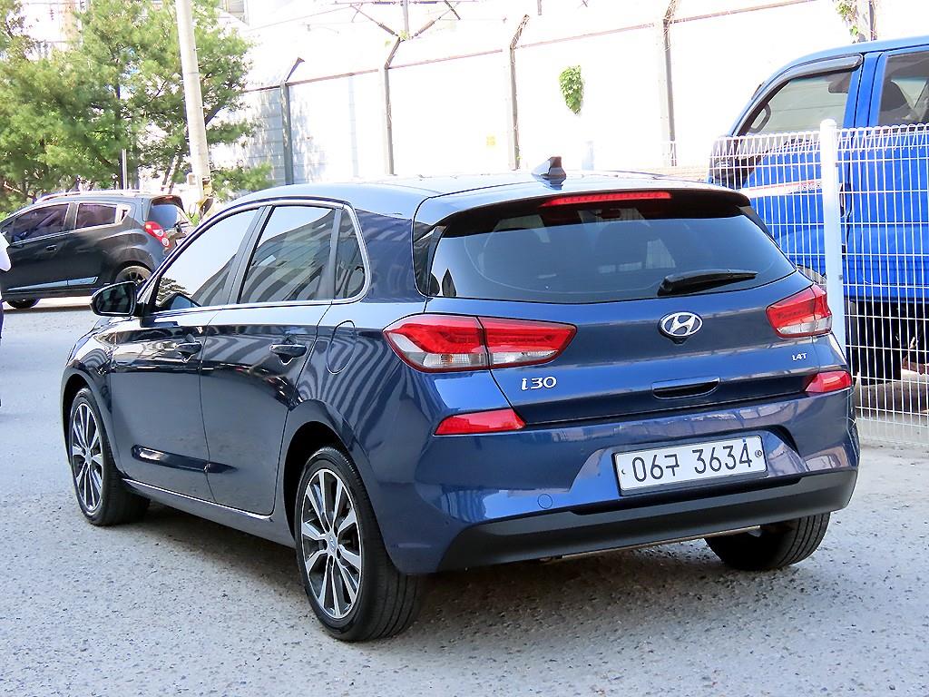 HYUNDAI i30 - Vista 3