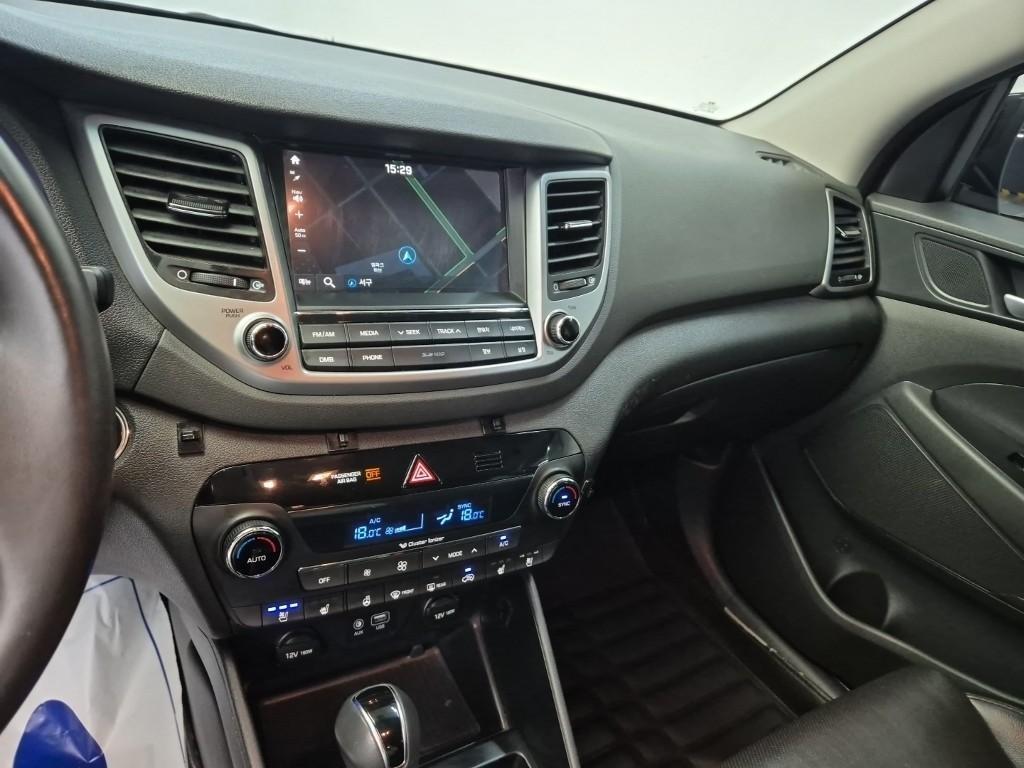 HYUNDAI Tucson - Vista 10
