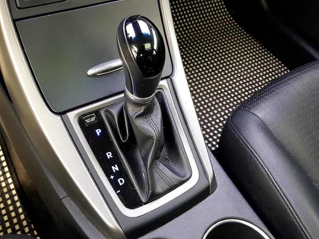 HYUNDAI Avante 2014 Blanco - Importación desde Corea - HF Imports Iquique - Foto 15