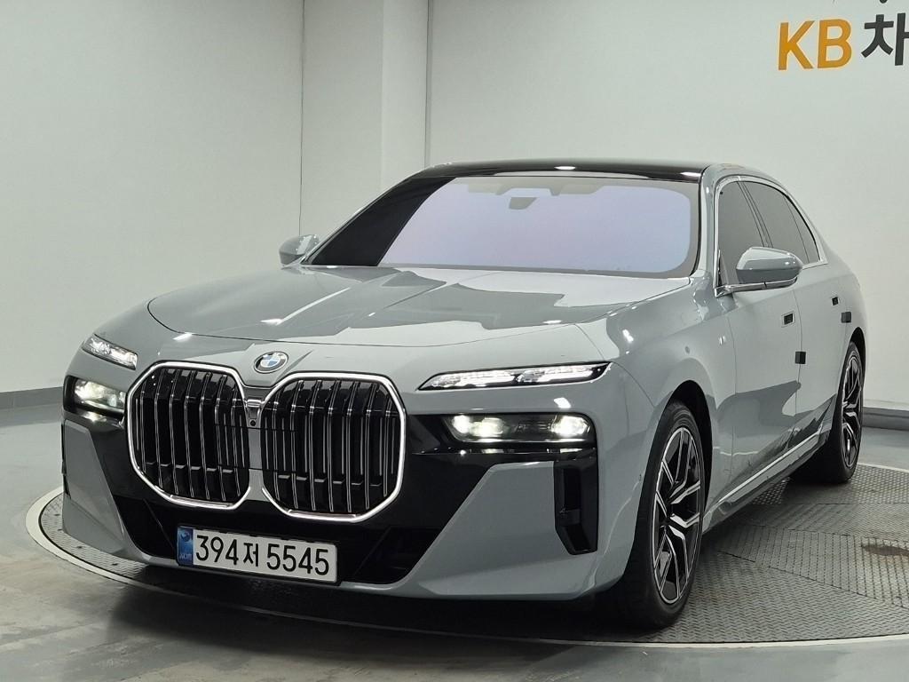 BMW 7 Series - Vista 3