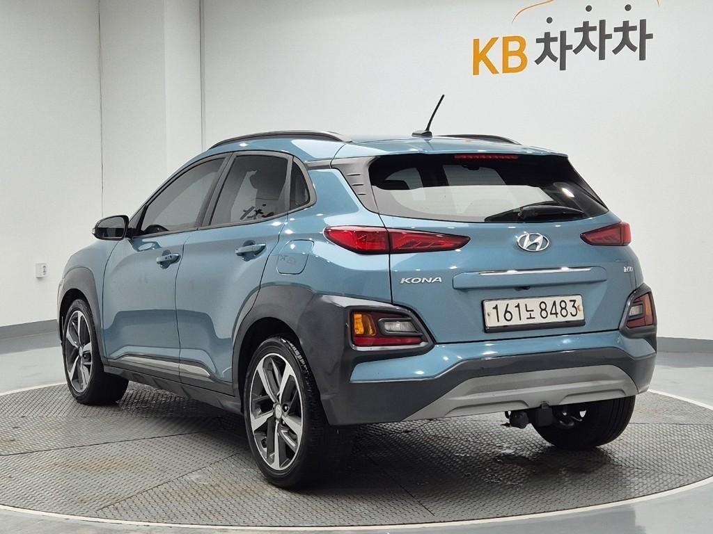 HYUNDAI Kona - Vista 3