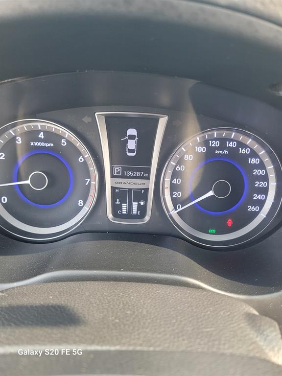 HYUNDAI Grandeur - Vista 5