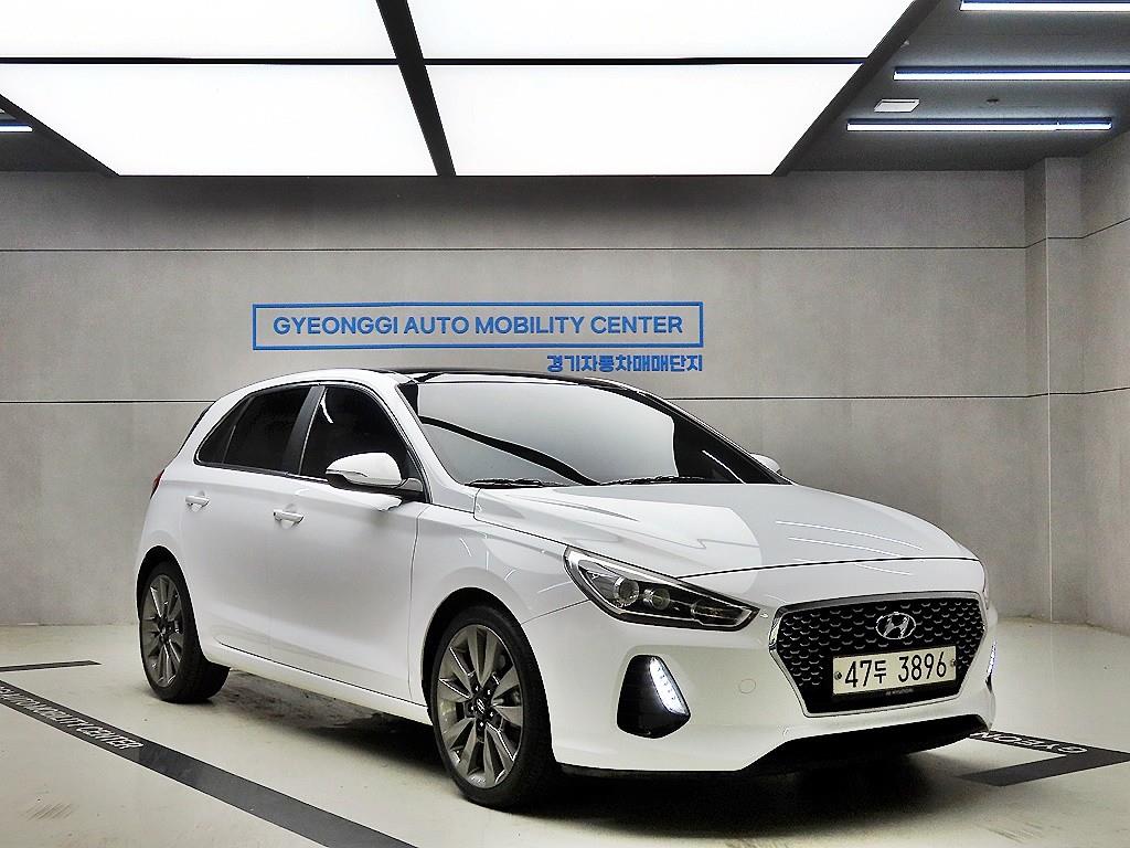 HYUNDAI i30 2017 Blanco - Importación desde Corea - HF Imports Iquique - Foto 1