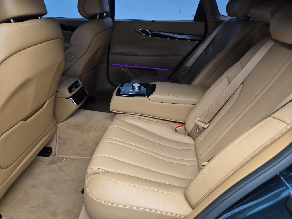Genesis G80 - Vista 12