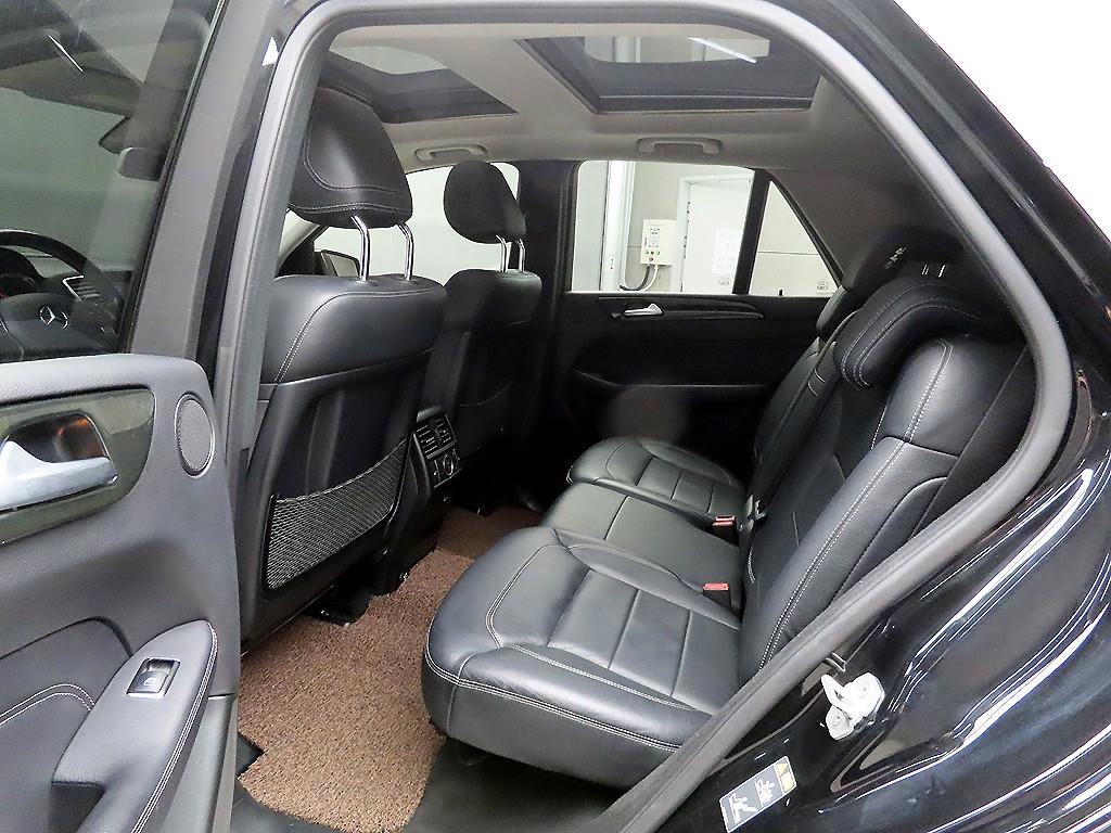 Mercedes Benz M Class - Vista 6