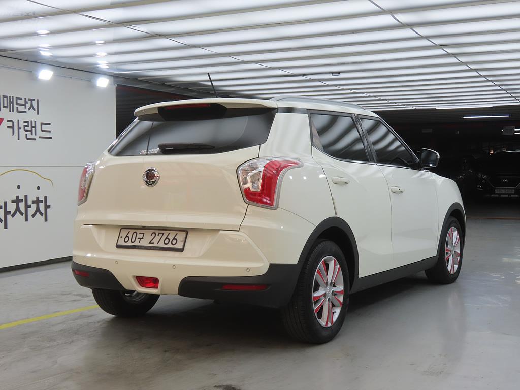 Ssangyong Tivoli - Vista 4