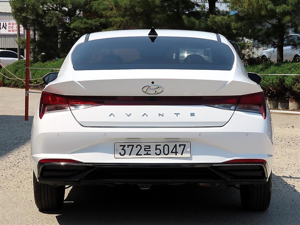 HYUNDAI Avante - Vista 4