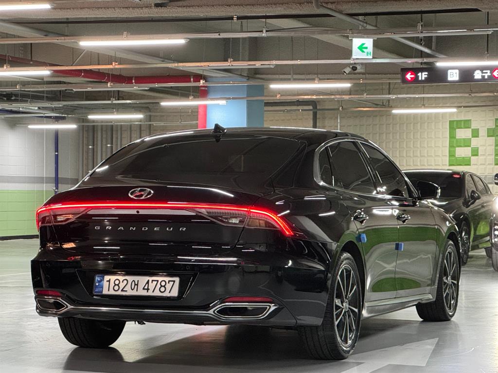 HYUNDAI Grandeur - Vista 5