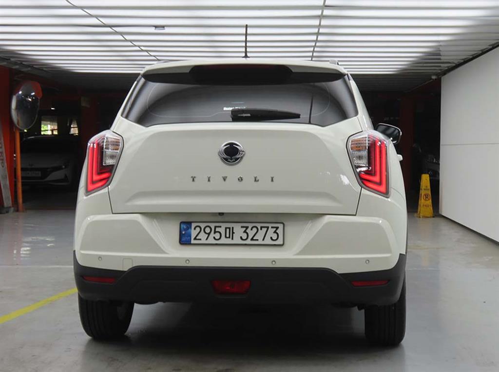 Ssangyong Tivoli - Vista 3