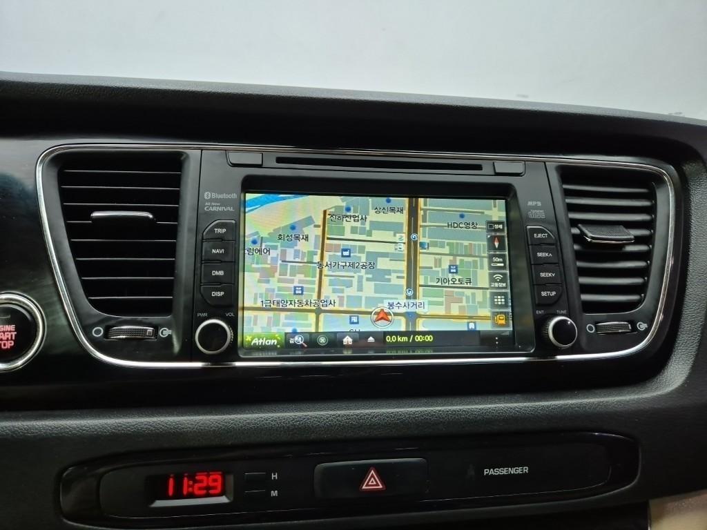 KIA Carnival 2017 Blanco - Importación desde Corea - HF Imports Iquique - Foto 13