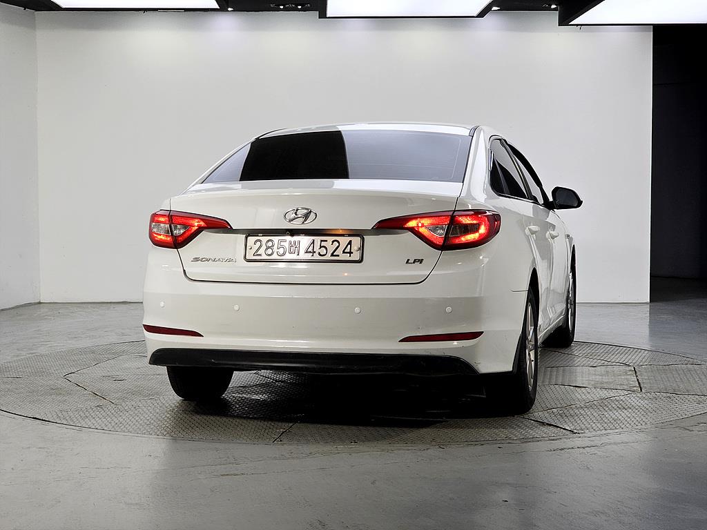 HYUNDAI Sonata - Vista 3