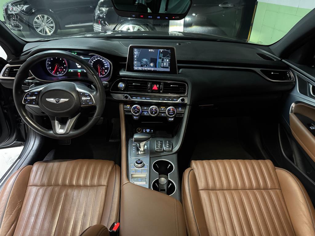 Genesis G70 - Vista 8