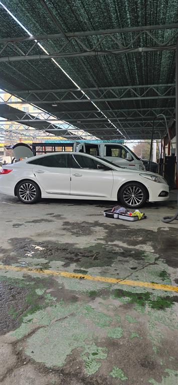 HYUNDAI Grandeur - Vista 11
