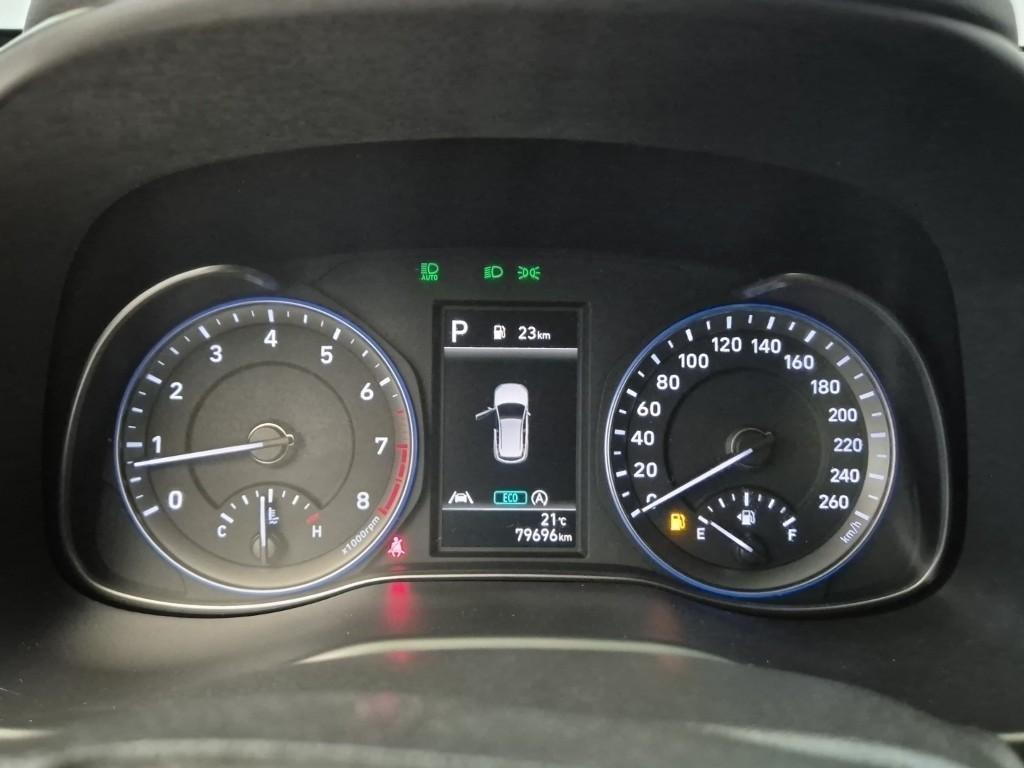 HYUNDAI Kona - Vista 6