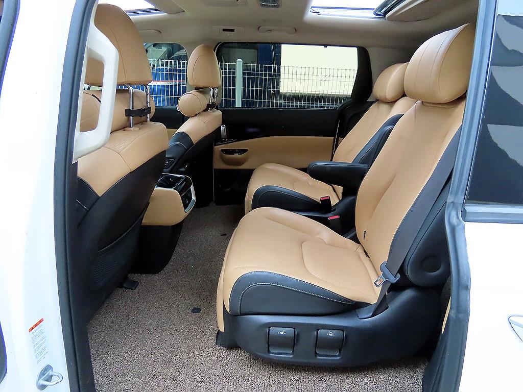 KIA Carnival - Vista 6