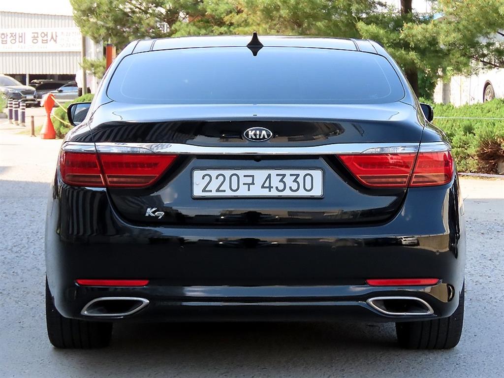 KIA K9 - Vista 4