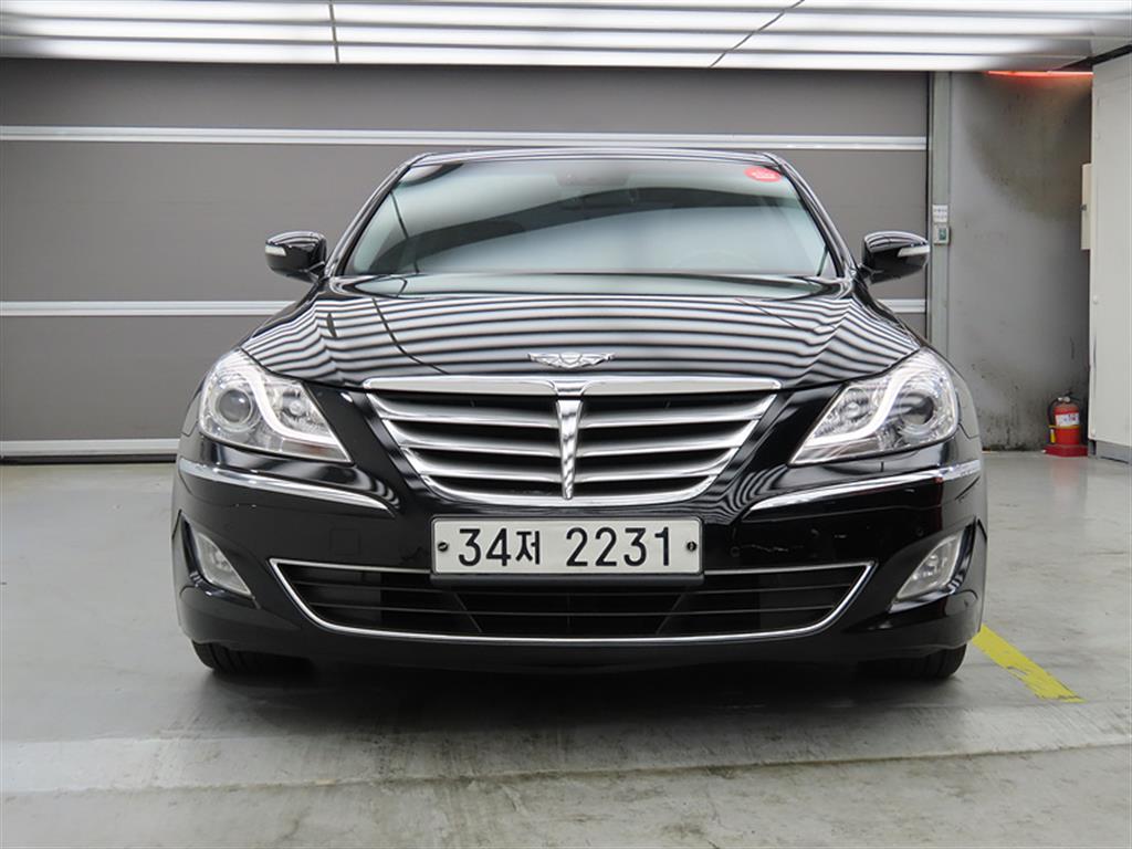 HYUNDAI Genesis - Vista 2