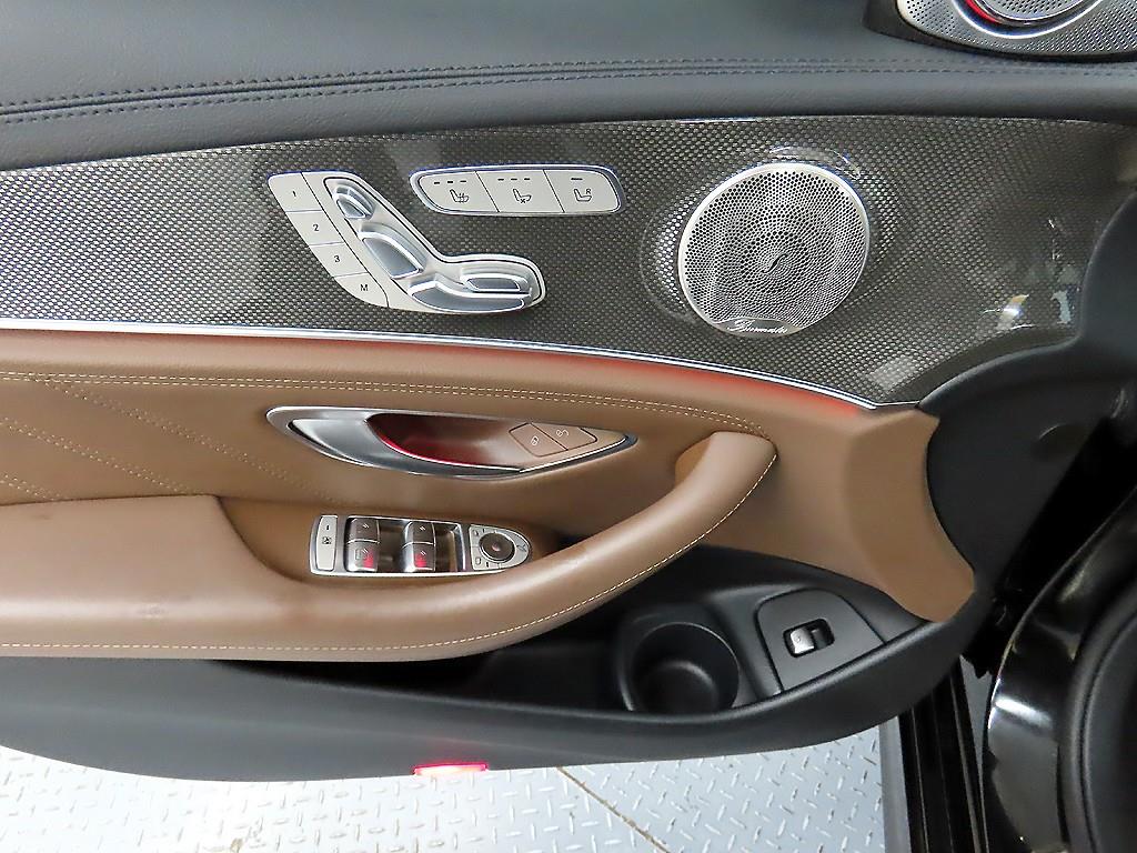 Mercedes Benz E class - Vista 11